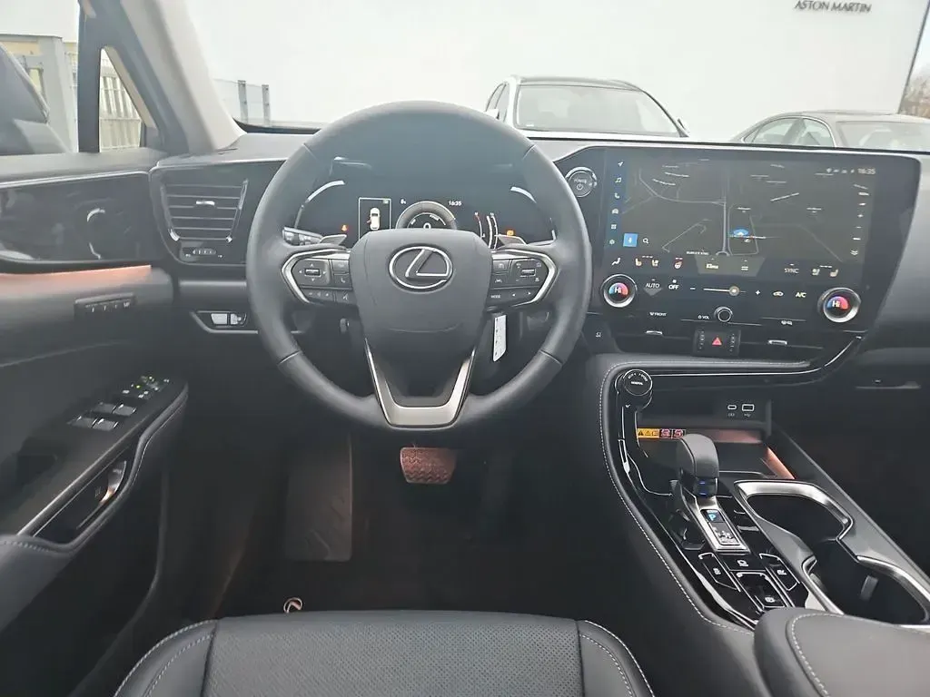 Neu Lexus NX450h+ Executive Line 292 PS (214 kW) 2026 Schwarz SUV