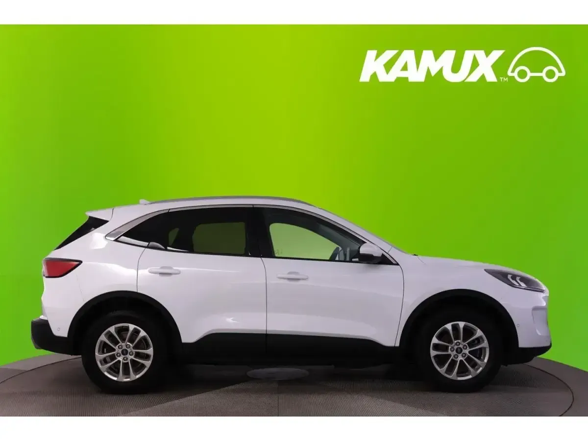 Gebraucht Ford Kuga Titanium 225 PS (165 kW) 2022 Weiss SUV