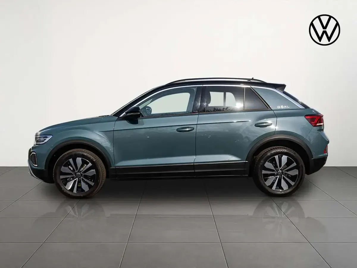 Gebraucht VW T-Roc Goal 150 PS (110 kW) 2025 Petroleum blue metallic/schwar SUV