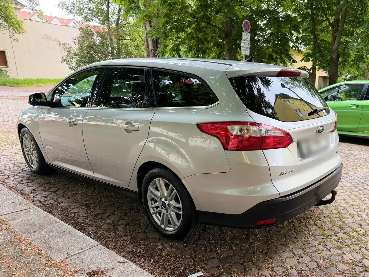 Gebraucht Ford Focus 130 PS (95 kW) 2013 Silber Kombi