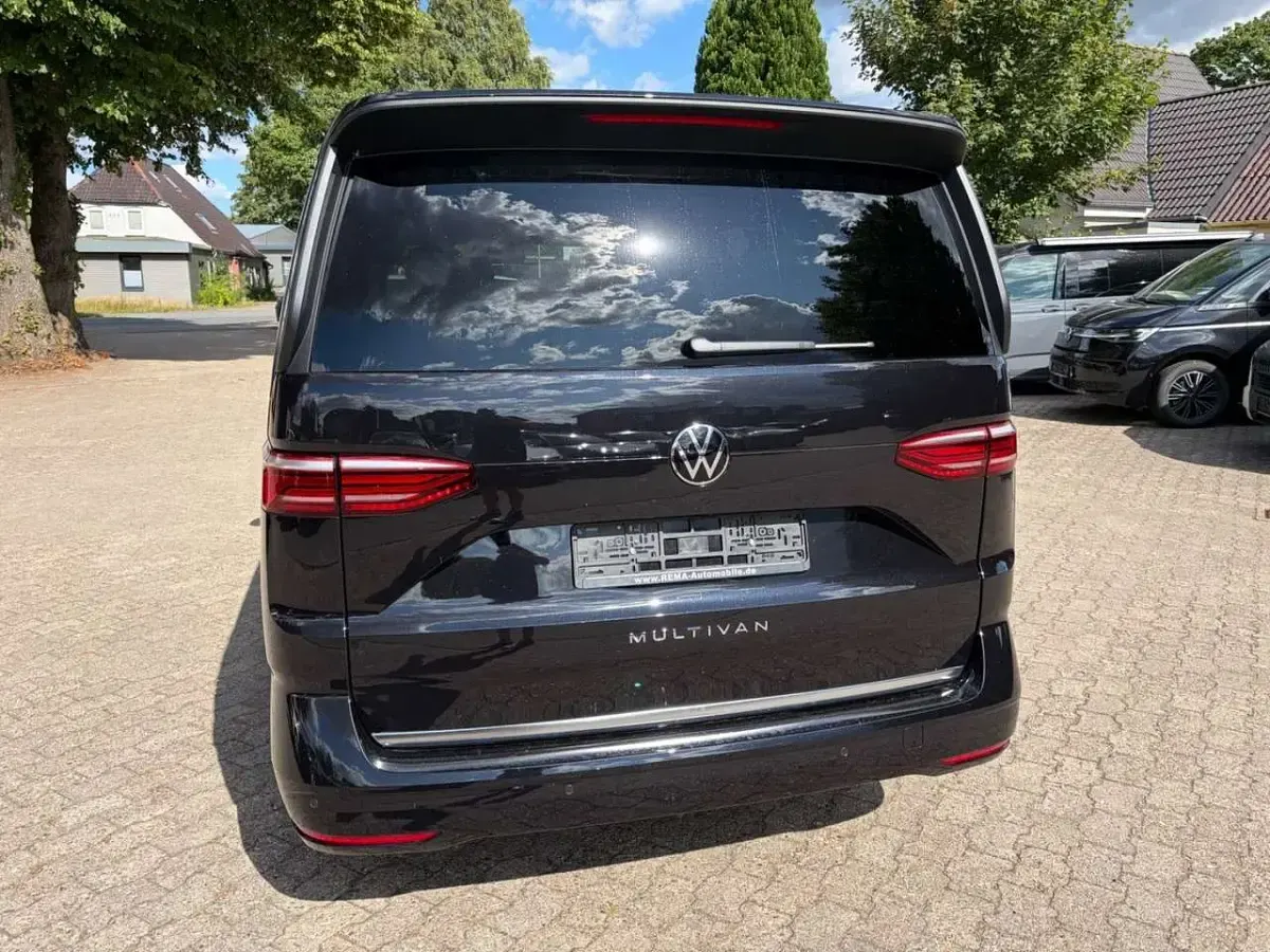 Neu VW Multivan Style 150 PS (110 kW) 2025 Deep black perleffekt Van / Kleinbus