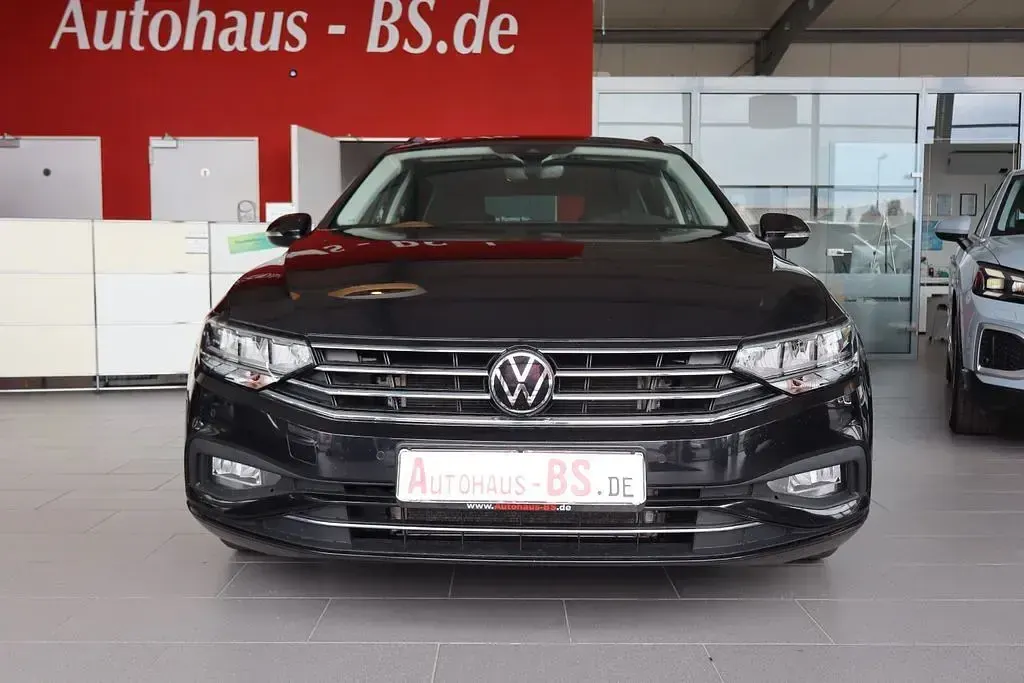 Gebraucht VW Passat 150 PS (110 kW) 2024 Schwarz Kombi
