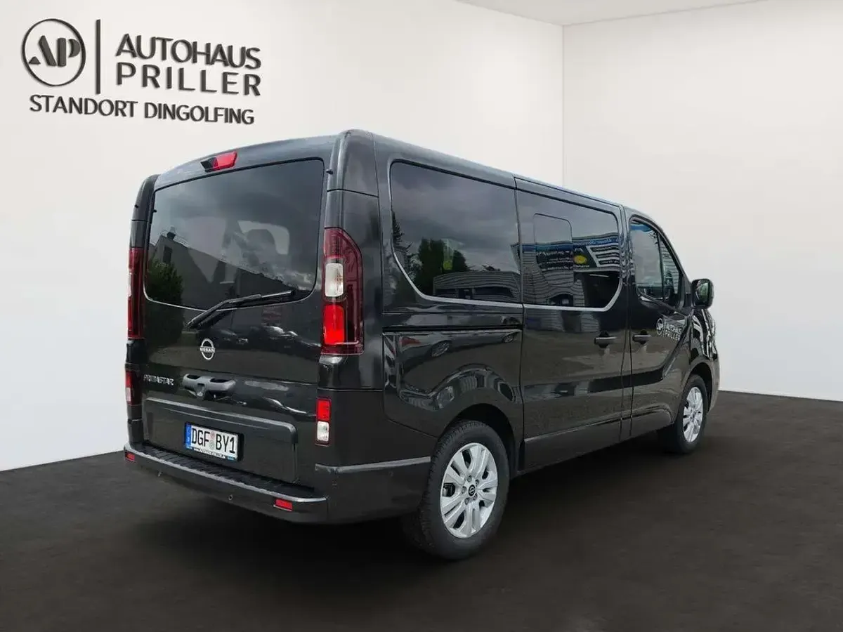 Gebraucht Nissan Primastar Tekna 170 PS (125 kW) 2026 Midnight black Van / Kleinbus