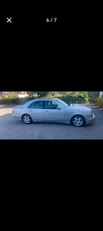 Gebraucht Mercedes E270 210 PS (154 kW) 2001 Silber Limousine