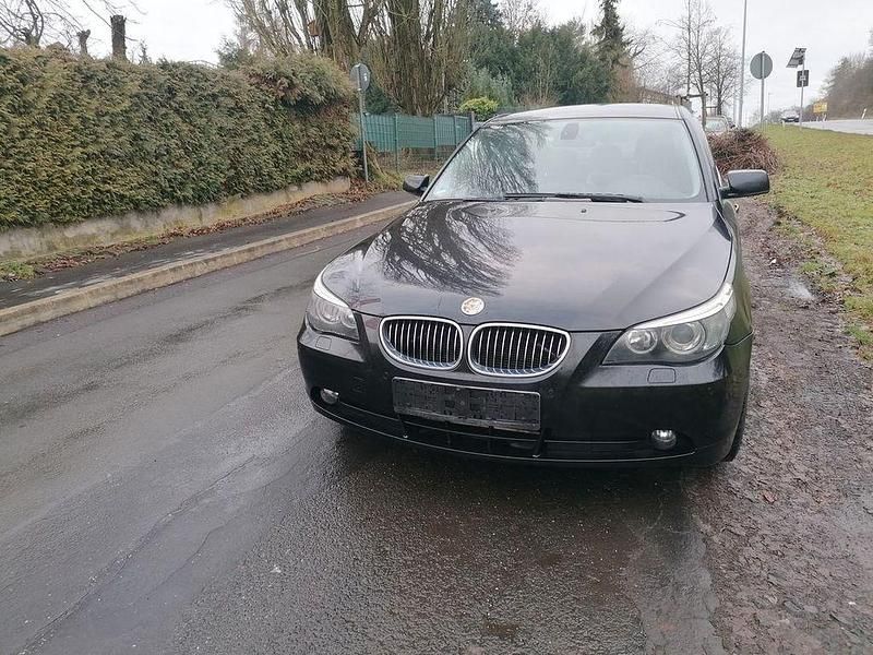 Schwarz Gebraucht 2006 BMW 523 Sport Line Limousine | 2.800 € (Superpreis) - Bild 1/4