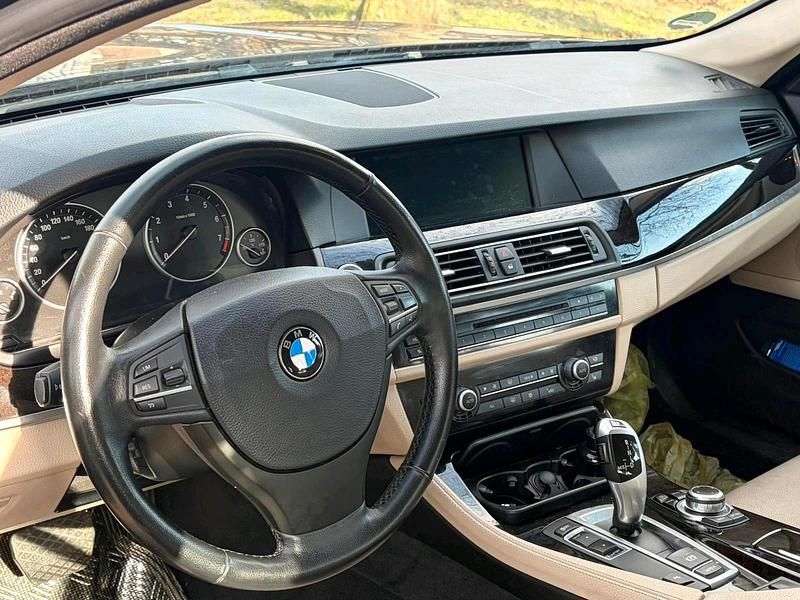 Gebraucht BMW 528 245 PS (180 kW) 2011 Schwarz Kombi