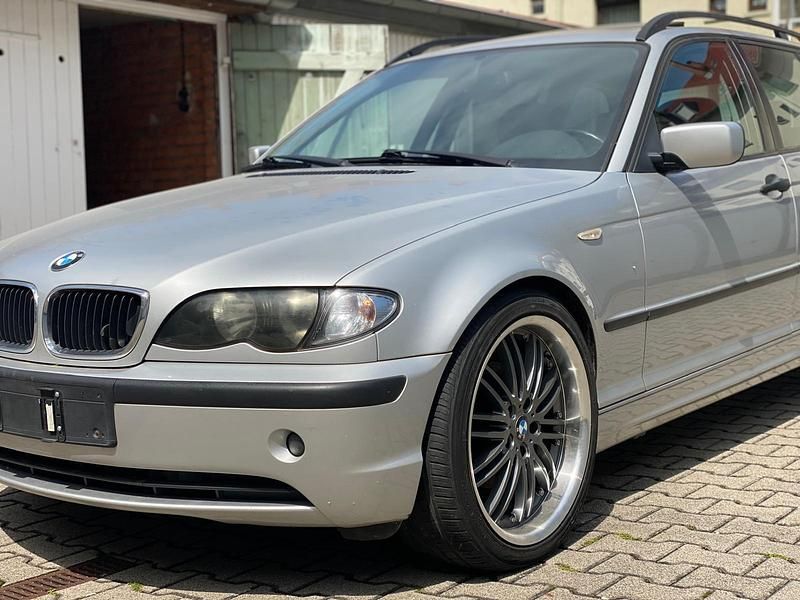 Gebraucht BMW 320 150 PS (110 kW) 2003 Silber Kombi
