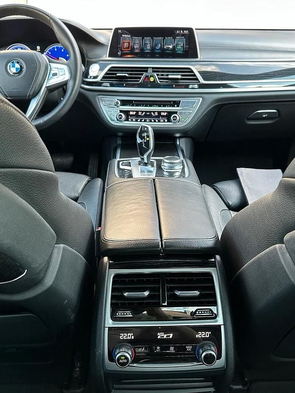 Gebraucht BMW 730 Comfort Edition 265 PS (194 kW) 2017 Blau Limousine