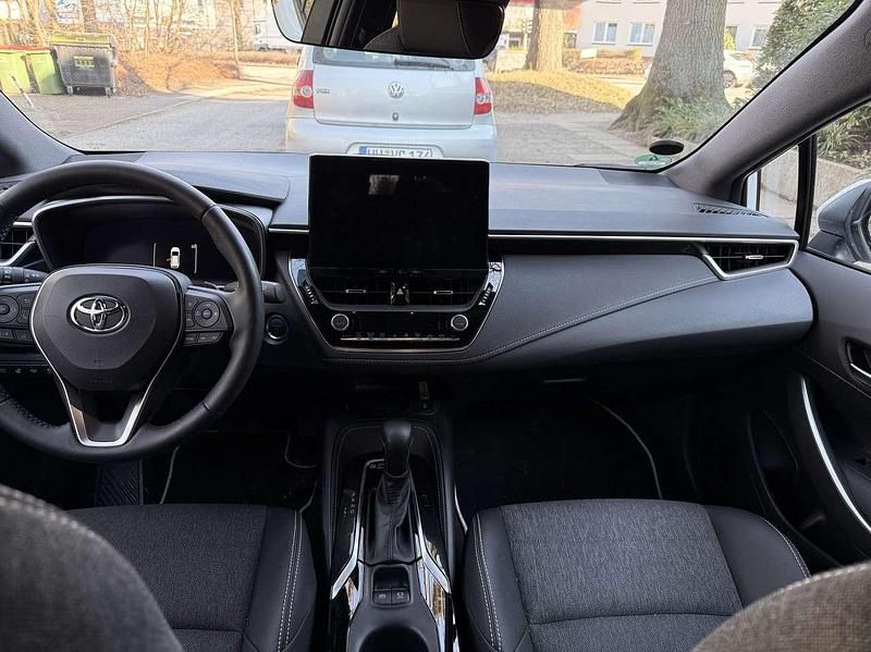 Gebraucht Toyota Corolla 196 PS (144 kW) 2025 Weiß Kombi