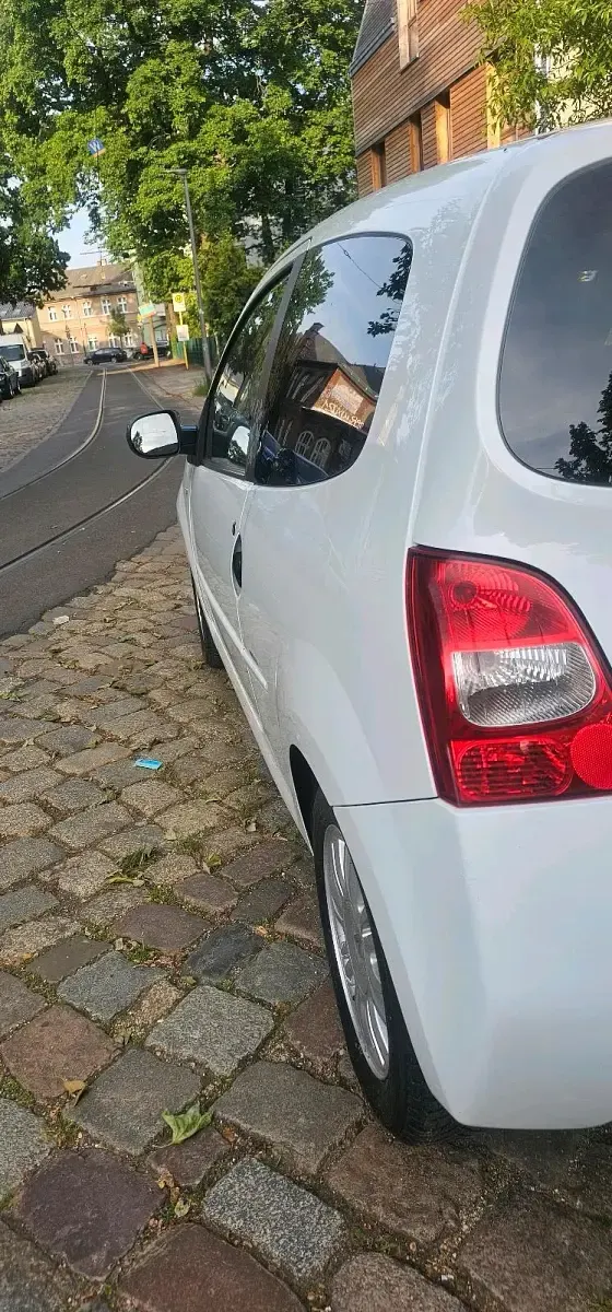 Gebraucht Renault Twingo Night&Day 75 PS (55 kW) 2010 Weiß Kleinwagen