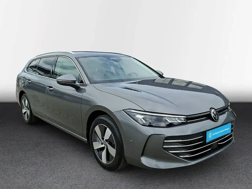 Gebraucht VW Passat Business 150 PS (110 kW) 2025 Grau Kombi