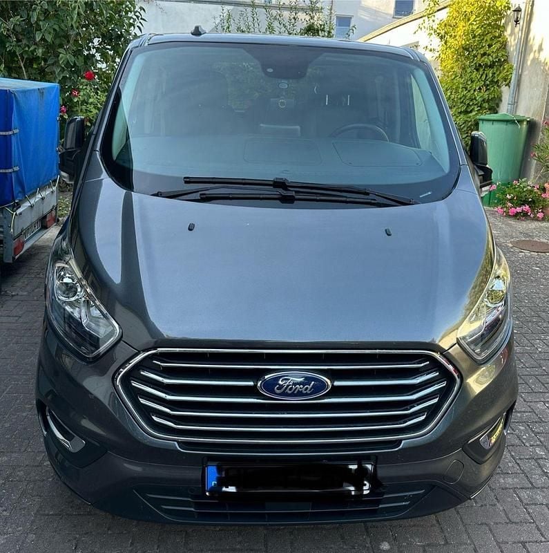 Gebraucht Ford Tourneo 170 PS (125 kW) 2023 Grau Van / Kleinbus
