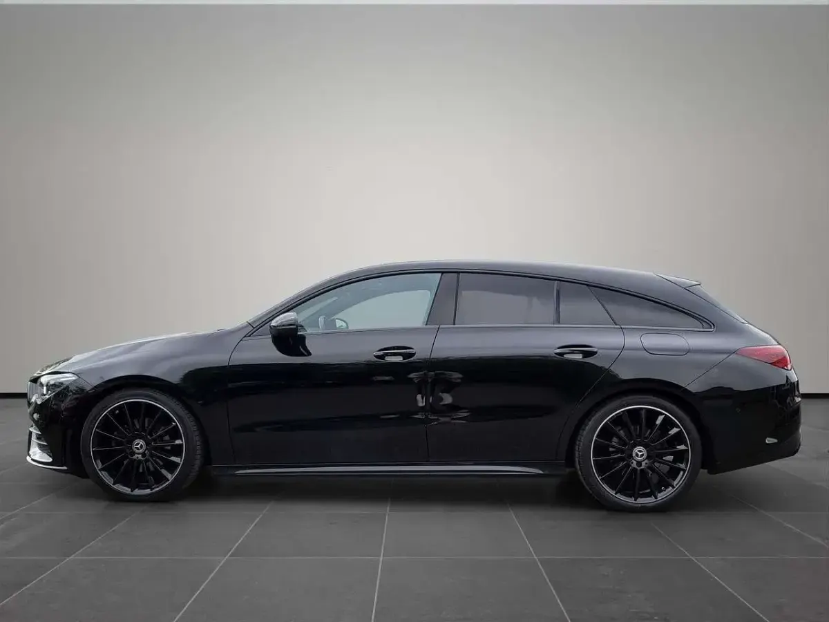 Gebraucht Mercedes CLA200 AMG line 163 PS (119 kW) 2021 Kosmosschwarz Kombi