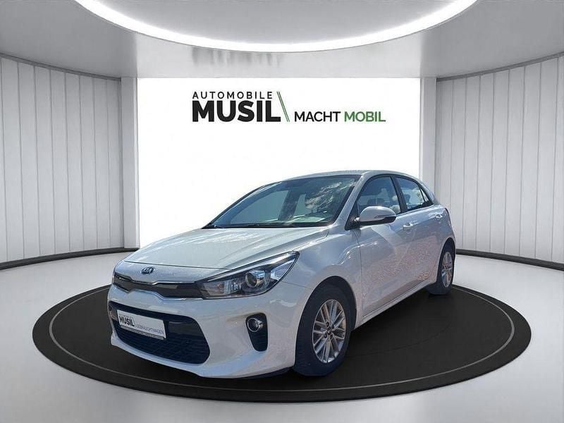(ud) clear white s Gebraucht 2020 Kia Rio Limousine | 11.998 € (Fairer Preis) - Bild 1/4