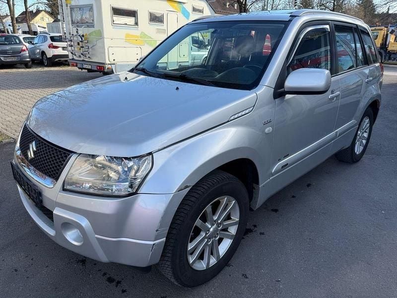 Gebraucht Suzuki Grand Vitara 129 PS (94 kW) 2009 Silber SUV