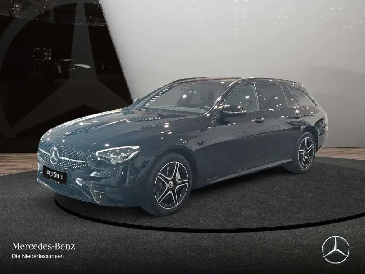 Gebraucht Mercedes E300 AMG 211 PS (155 kW) 2022 Schwarz Limousine