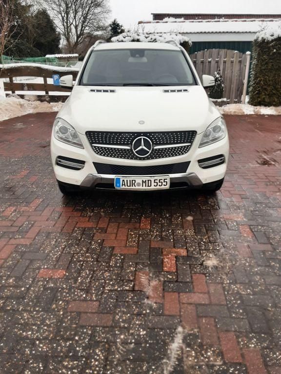 Gebraucht Mercedes ML250 Edition 1 204 PS (150 kW) 2012 Weiß SUV