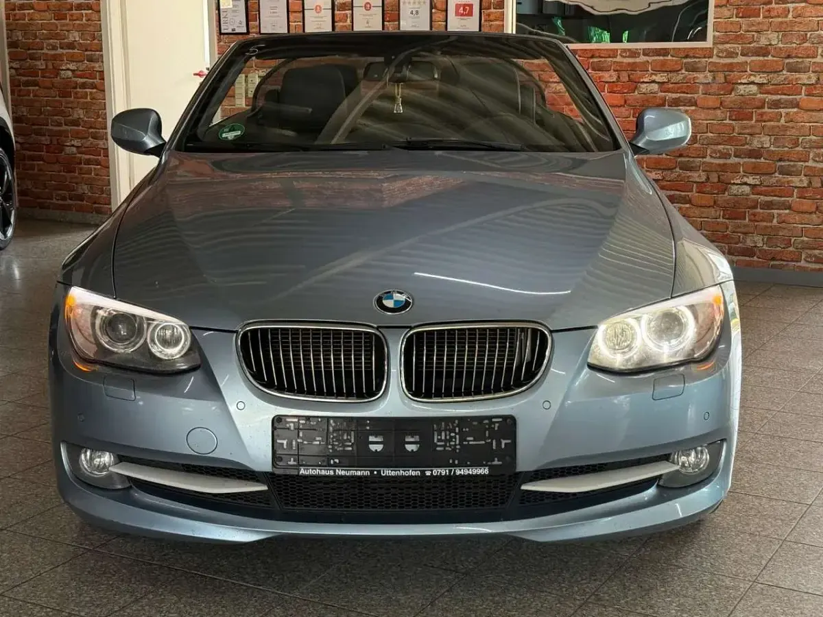Gebraucht BMW 330 Cabriolet Comfort Edition 245 PS (180 kW) 2013 Blau Cabrio