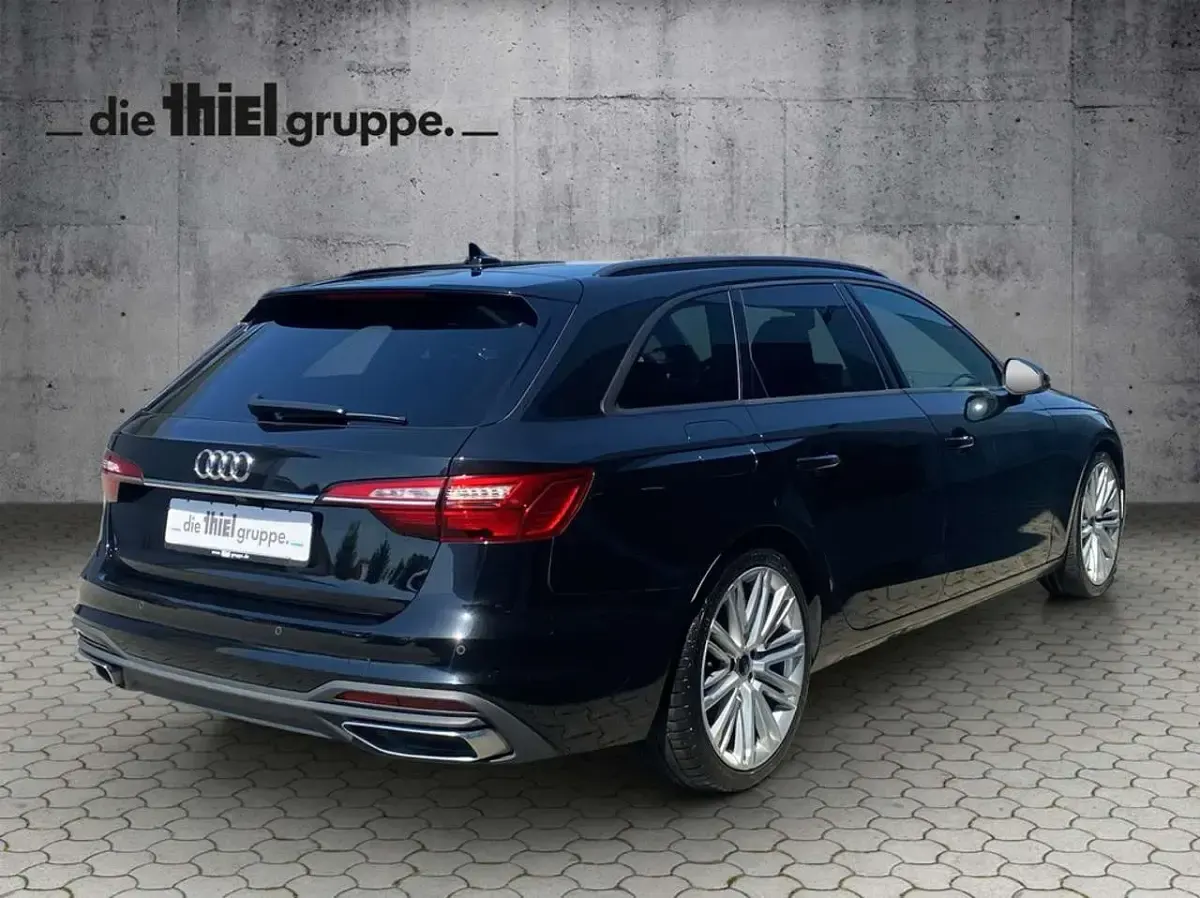 Gebraucht Audi A4 S-Line 163 PS (119 kW) 2023 Schwarz Kombi