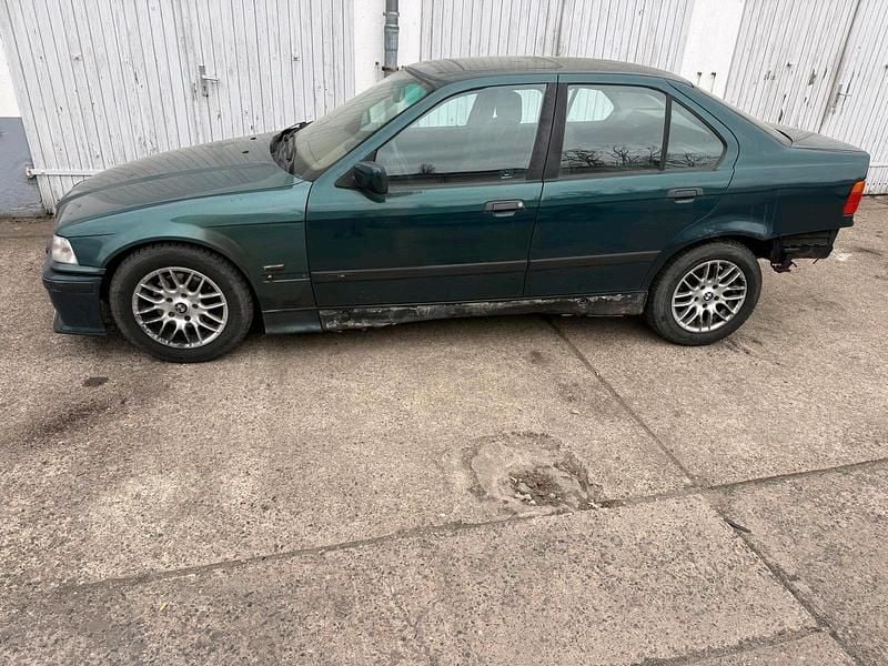 Second-hand BMW 328 193 CP (141 kW) 1995 Verde Berlinǎ