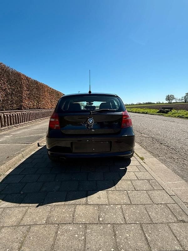 Second-hand BMW 120 177 CP (130 kW) 2009 Negru Hatchback