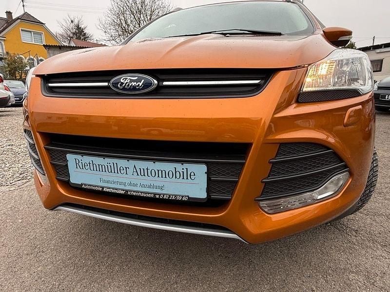 Second-hand Ford Kuga SYNC Edition 150 CP (110 kW) 2015 Portocaliu SUV