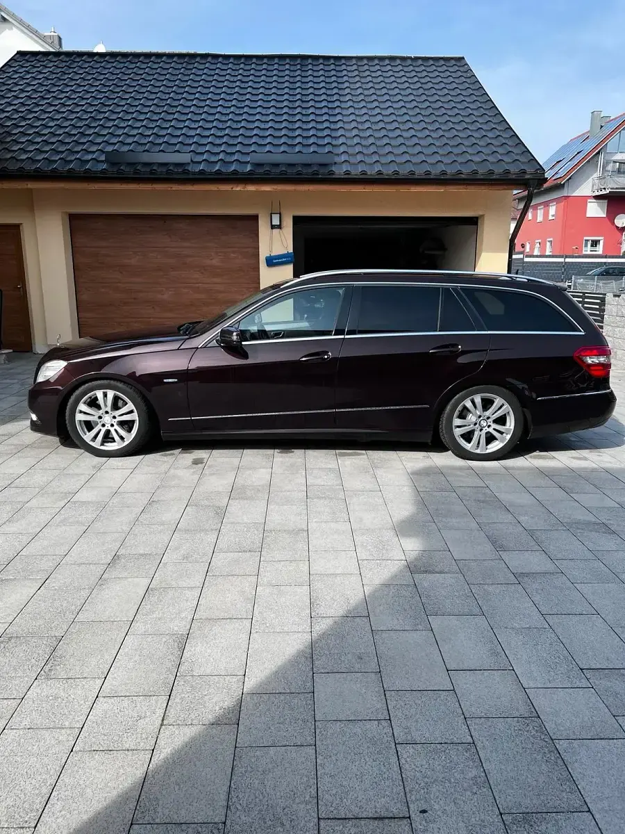 Gebraucht Mercedes E250 Avantgarde 204 PS (150 kW) 2010 Braun Kombi
