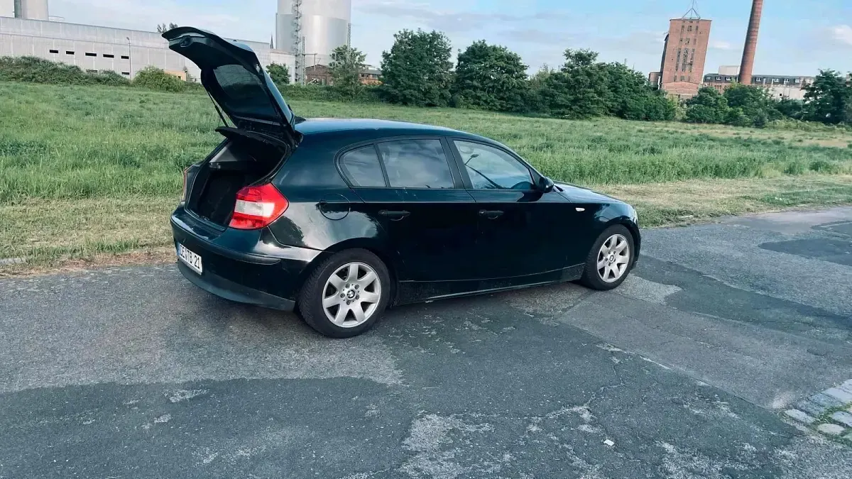 Gebraucht BMW 116 116 PS (85 kW) 2004 Schwarz Kleinwagen