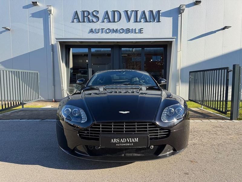 Schwarz Gebraucht 2015 Aston Martin V8 Vantage | 89.980 € (Guter Preis) - Bild 1/4