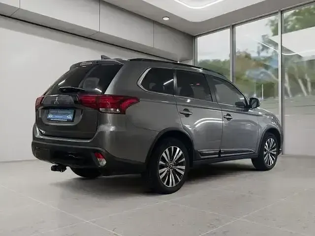 Gebraucht Mitsubishi Outlander Active 150 PS (110 kW) 2019 Grau SUV