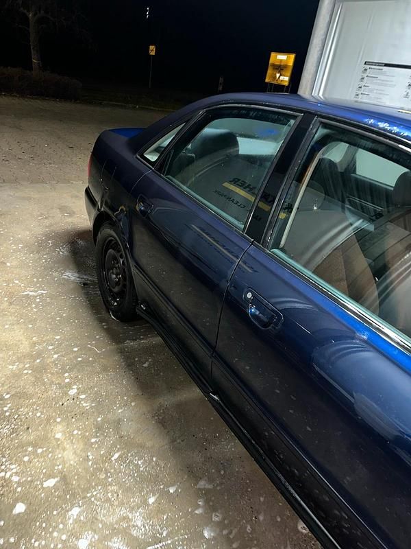 Gebraucht Audi A4 101 PS (74 kW) 1997 Blau Limousine