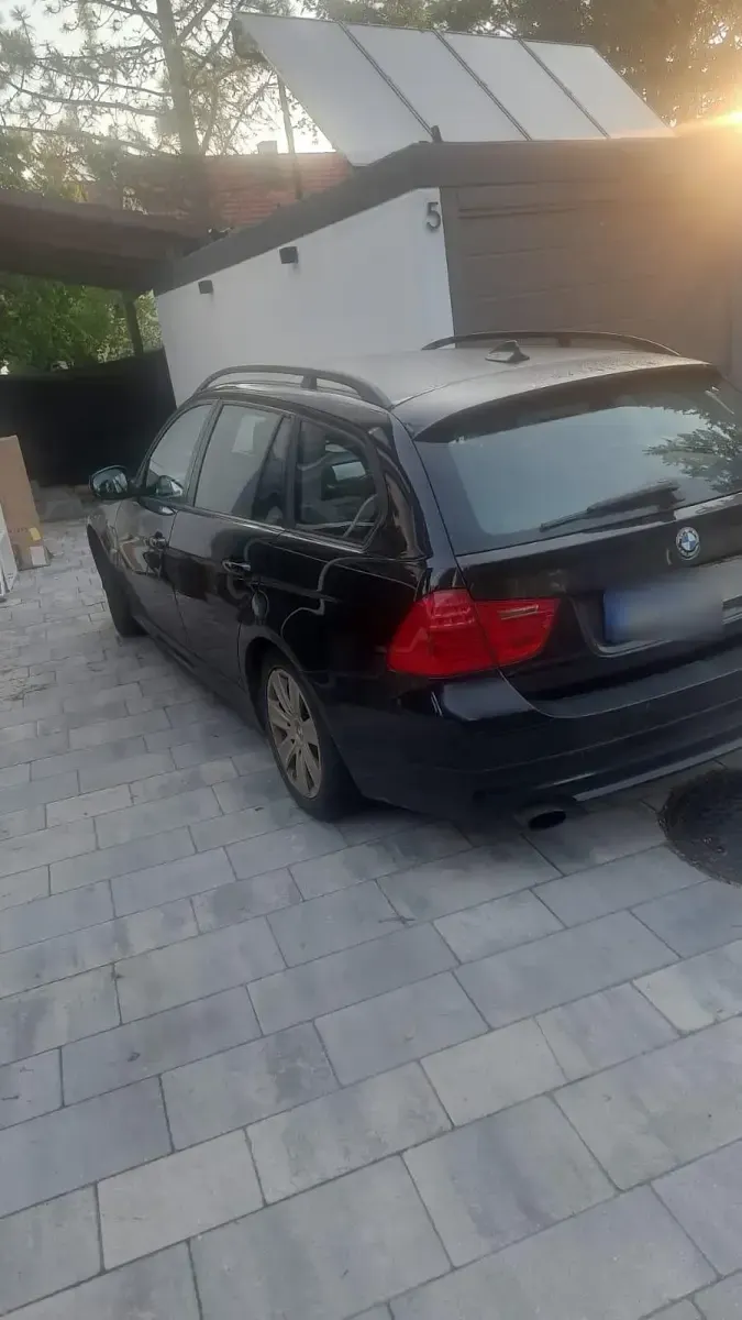 Gebraucht BMW 320 177 PS (130 kW) 2009 Schwarz Kombi