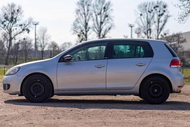 Gebraucht VW Golf VI Style 122 PS (89 kW) 2011 Silber Kleinwagen
