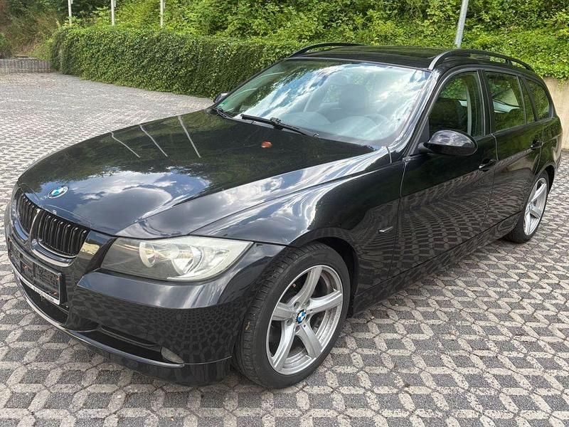 Schwarz Gebraucht 2008 BMW 318 Comfort Edition Kombi | 2.990 € (Superpreis) - Bild 1/4