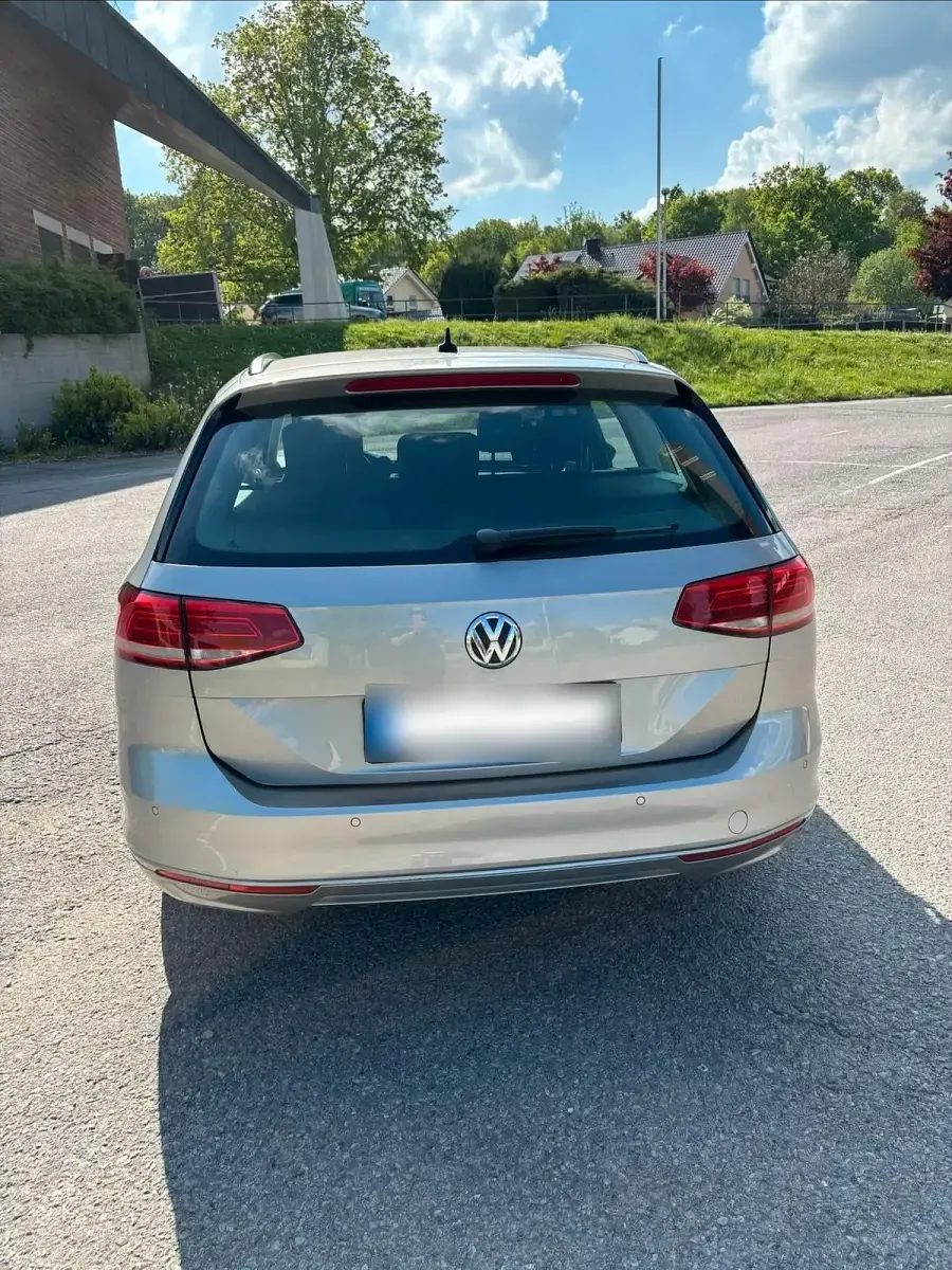Gebraucht VW Passat 150 PS (110 kW) 2017 Grau Kombi