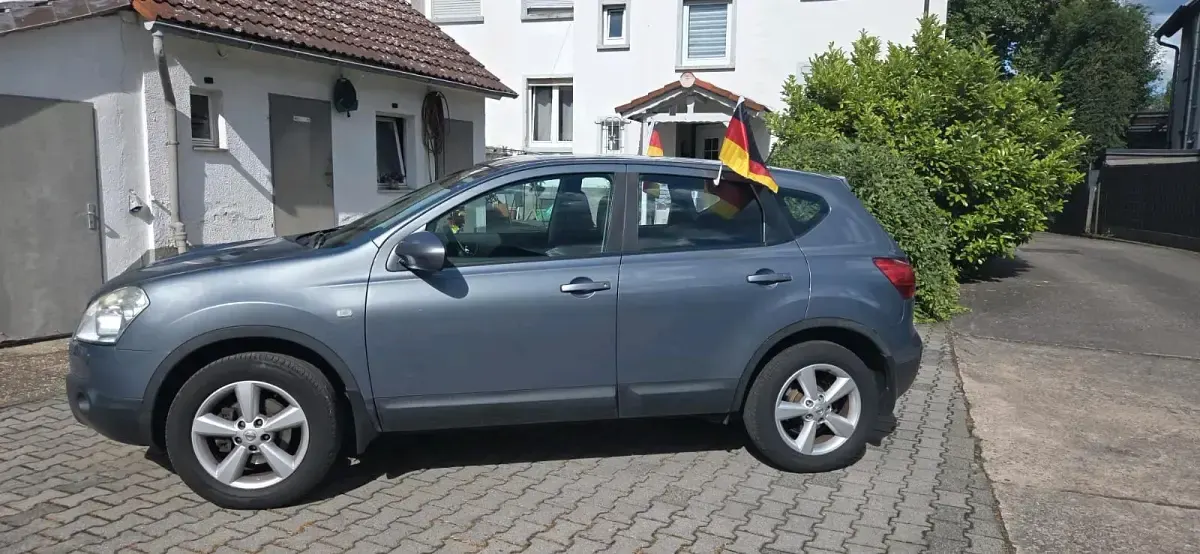 Gebraucht Nissan Qashqai 141 PS (103 kW) 2009 Silber SUV
