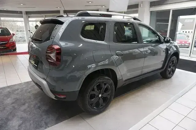 Używany Dacia Duster Extreme 131 KM (96 kW) 2022 Szary SUV