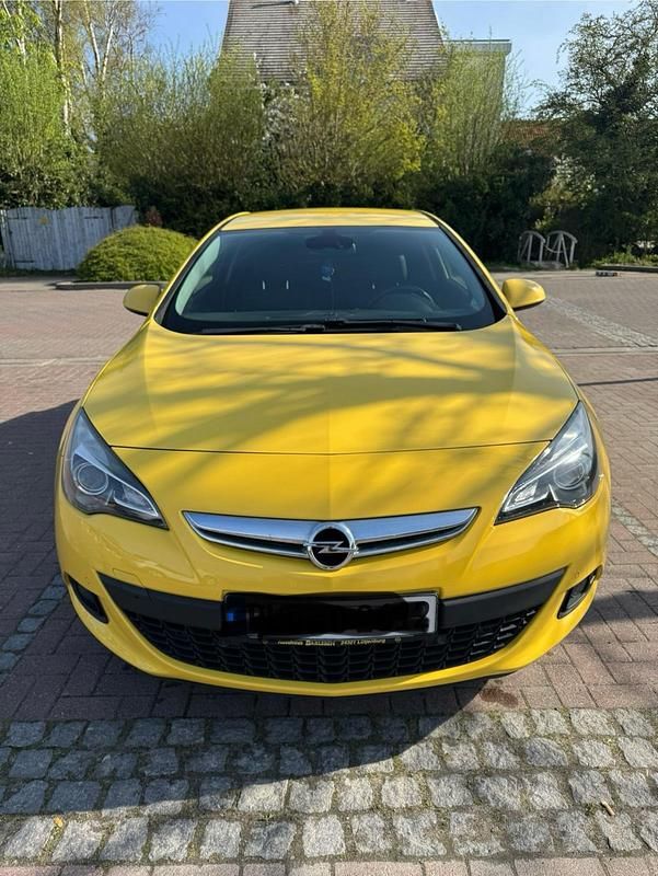 Gelb Gebraucht 2011 Opel Astra GTC Coupé | 4.999 € (Fairer Preis) - Bild 1/4