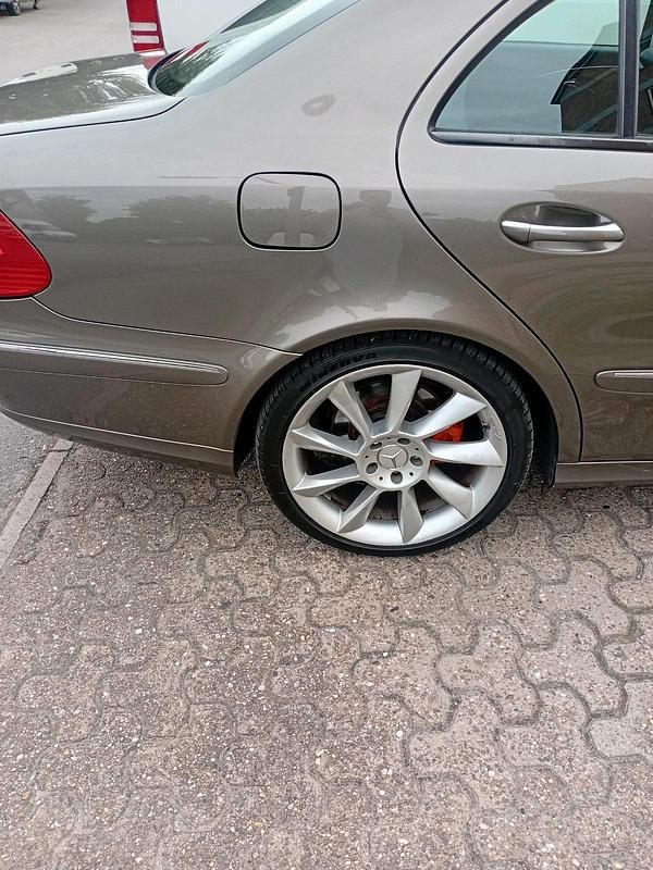 Gebraucht Mercedes E280 Avantgarde 190 PS (139 kW) 2006 Grau Limousine