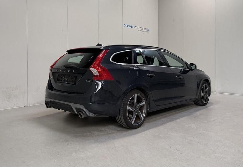 Gebraucht Volvo V60 R-Design 120 PS (88 kW) 2016 Grau Kombi