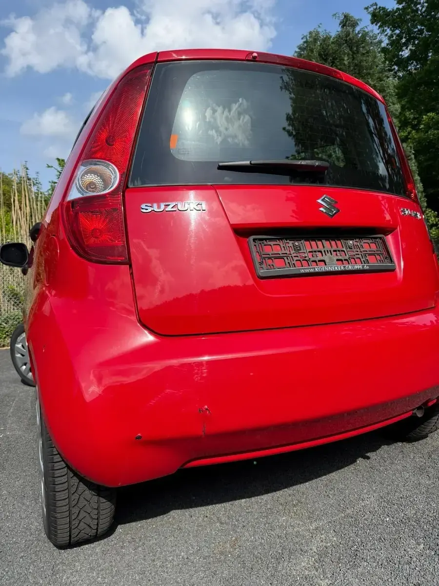 Gebraucht Suzuki Splash Basic 65 PS (47 kW) 2011 Rot Kleinwagen