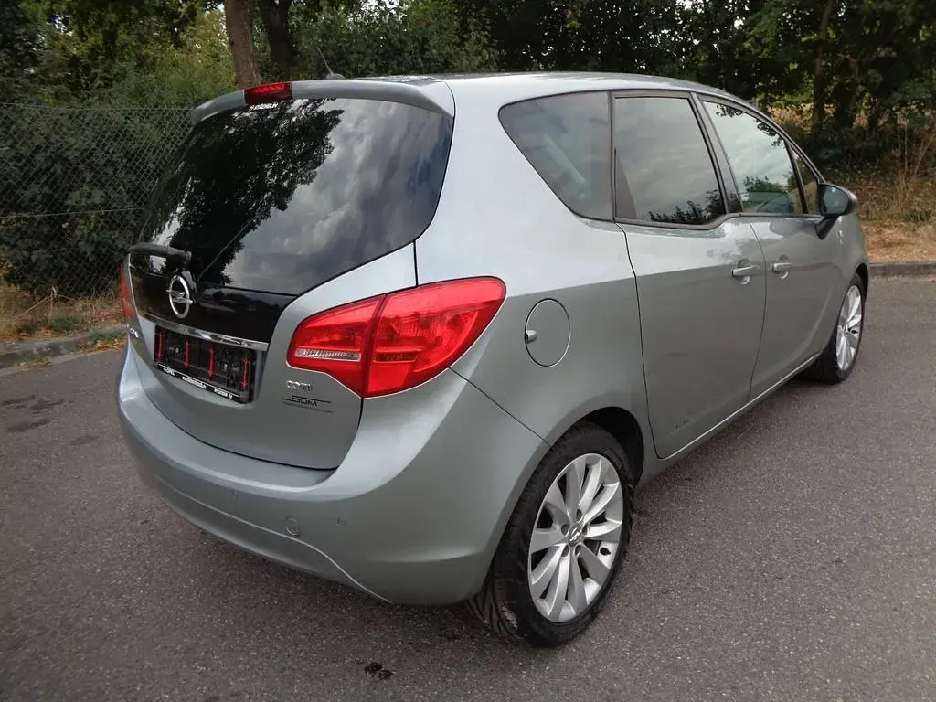 Gebraucht Opel Meriva 101 PS (74 kW) 2012 Silber Van / Kleinbus
