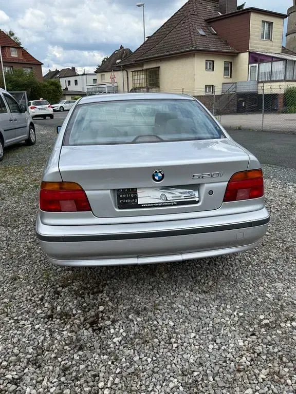 Gebraucht BMW 520 150 PS (110 kW) 1998 Silber Limousine