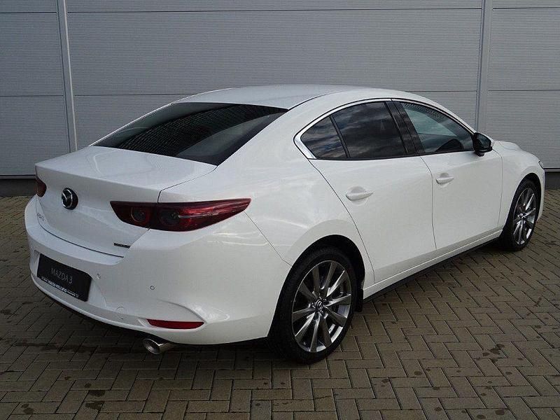 Neu Mazda 3 Exclusive 186 PS (136 kW) 2026 Weiß Limousine