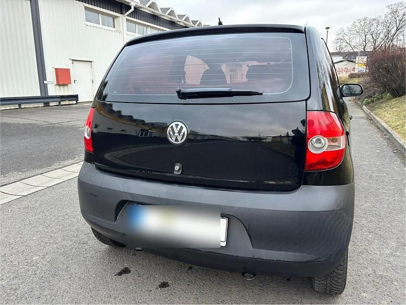 Gebraucht VW Fox 55 PS (40 kW) 2009 Schwarz Kleinwagen