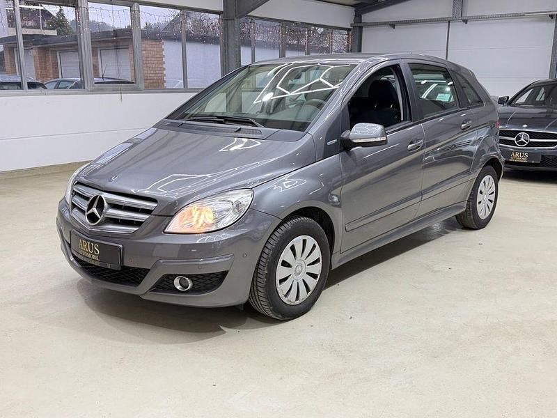 Gebraucht Mercedes B180 116 PS (85 kW) 2009 Grau Van / Kleinbus