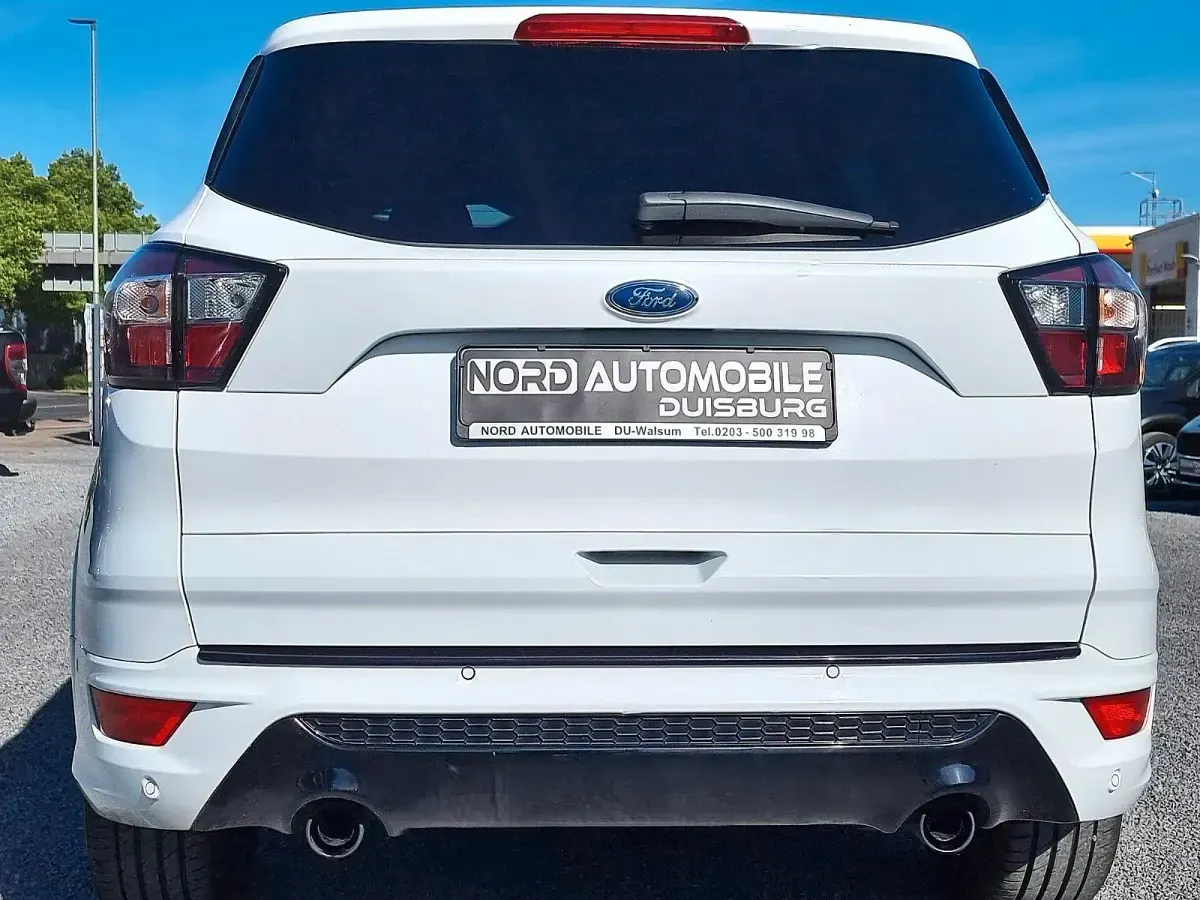 Gebraucht Ford Kuga ST-Line 150 PS (110 kW) 2017 Weiß SUV