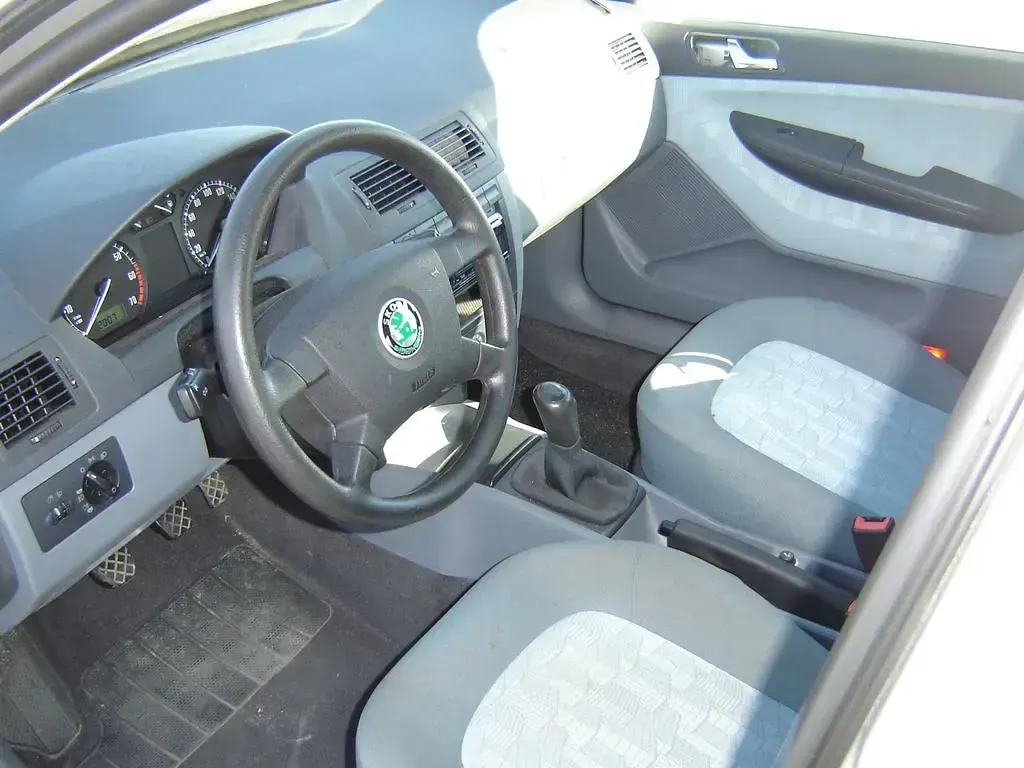 Gebraucht Skoda Fabia Classic 75 PS (55 kW) 2000 Silber Limousine
