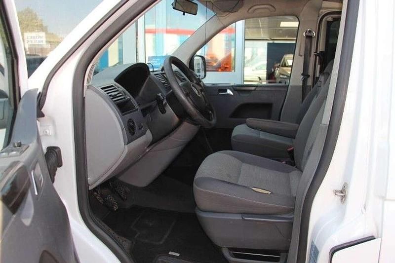 Gebraucht VW Caravelle 131 PS (96 kW) 2008 Grauweiß r9002 Van / Kleinbus