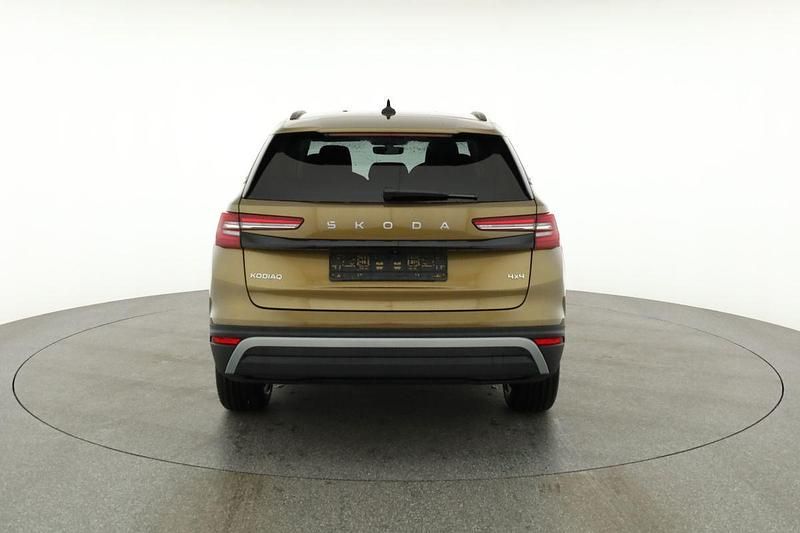 Gold bronze metallic Neu 2026 Skoda Kodiaq Selection SUV | 48.975 € (Fairer Preis) - Bild 1/4